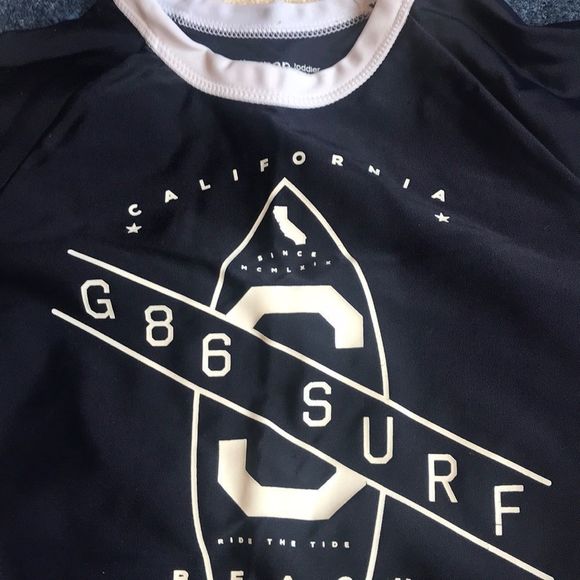 Gap swim shirt - Picture 2 of 2